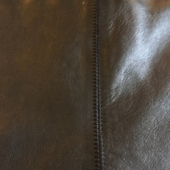 Classic Old Navy Black leather skirt- Size 6 - Picture 3 of 8
